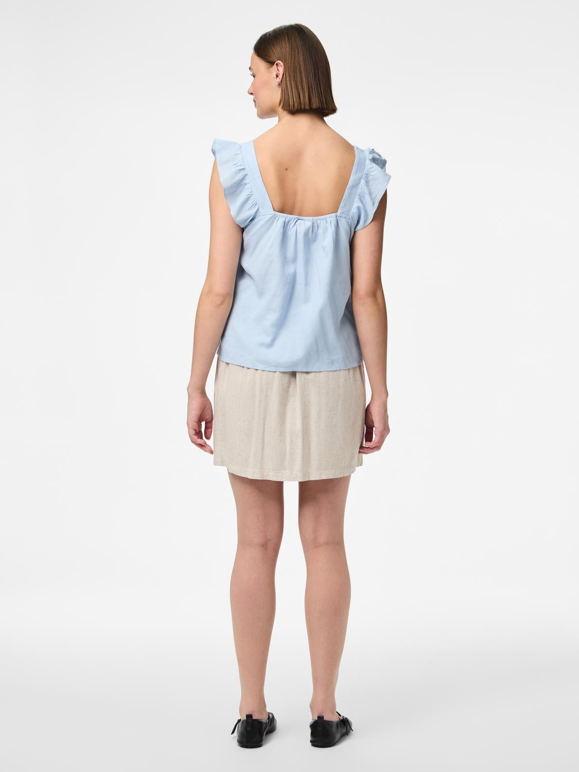 model_shot-back